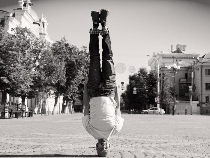 窓がガタガタと揺れる